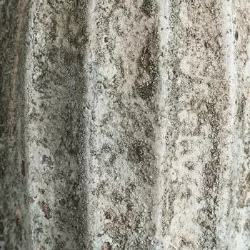 Керамическая ваза серого цвета