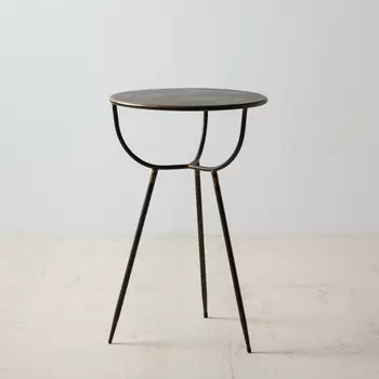 Кофейный стол черно-золотого цвета