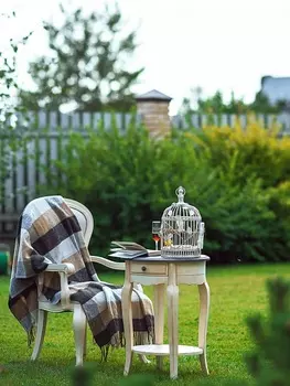 Кофейный столик прикроватный из массива дерева