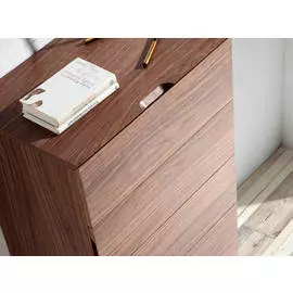 Комод из дерева с четырьмя выдвижными ящиками