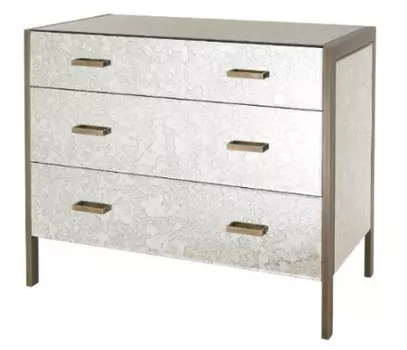 Комод с тремя ящиками