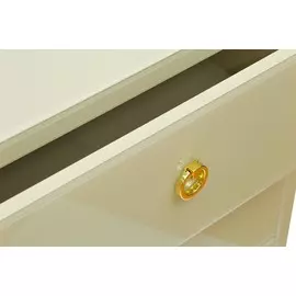 Комод со стеклянной столешницей