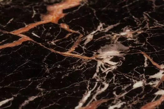 Консоль со стальным основанием