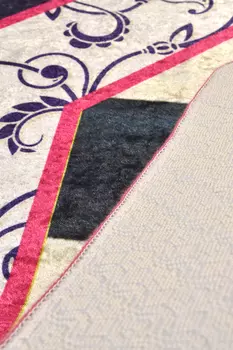 Ковер черно-белого цвета 140х140 см