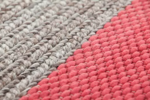 Ковер Plait Coral красно-серого цвета 260х260