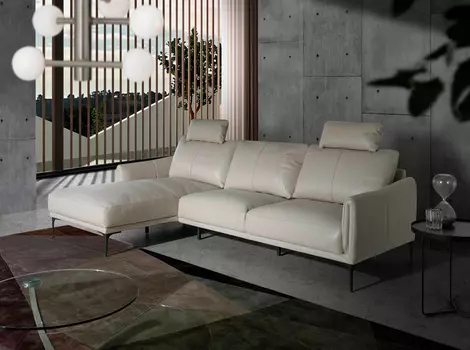 Кожаный диван со съемным подголовником