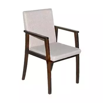 Кресло бежевого цвета