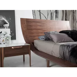 Кровать из массива ореха 150x200