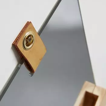Настенное зеркало Lummi из акрила и дерева