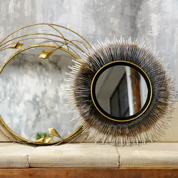 Настенное зеркало медея в металлической раме