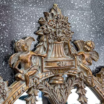 Настенное зеркало миранда цвета античного матового золота