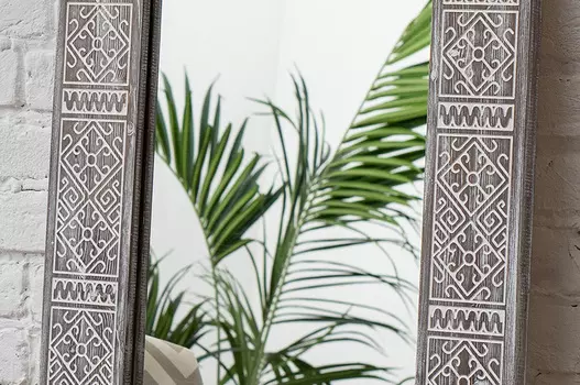 Настенное зеркало Persia Mid Sepia в раме из массива сосны