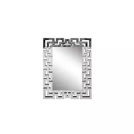 Настенное зеркало в декоративной раме