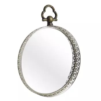 Настенное зеркало в металлической раме