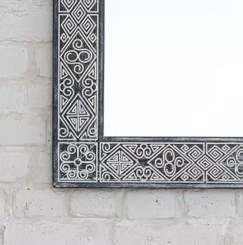 Настенное зеркало в раме Papua Brown Black