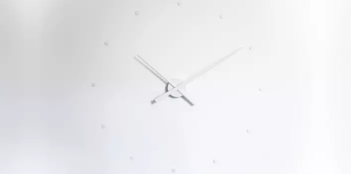 Настенные часы oj White из пластика белого цвета