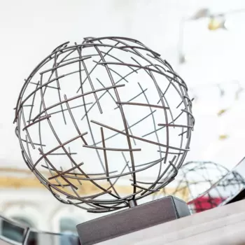 Настольный декор метрополис серого цвета