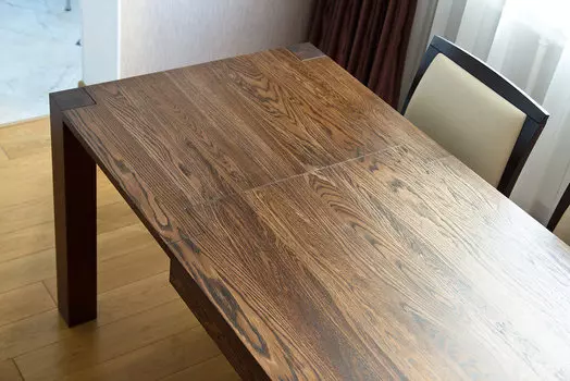 Обеденный раздвижной стол из массива дуба