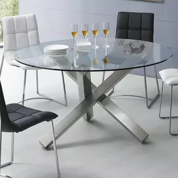 Обеденный стол с круглой столешницей