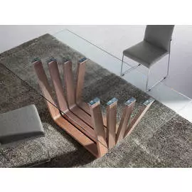 Обеденный стол со стеклянной столешницей