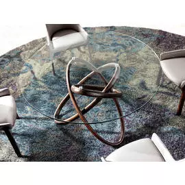 Обеденный стол со стеклянной столешницей