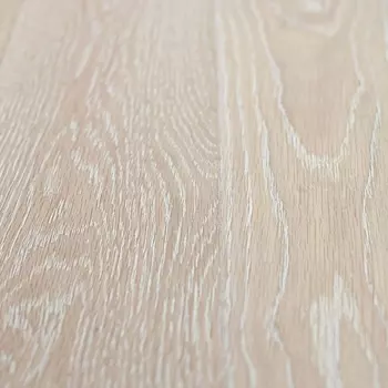 Обеденный стол со столешницей из мдф