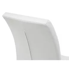 Обеденный стул белого цвета