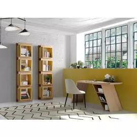 Письменный дубовый стол коричневого цвета