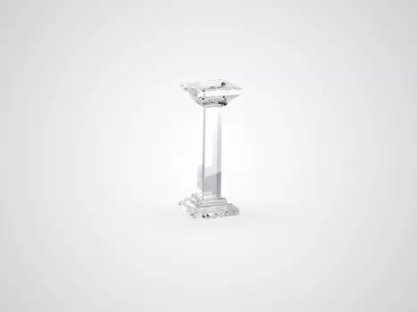 Подсвечники из прозрачного стекла