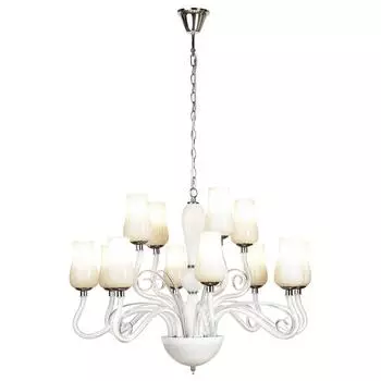 Подвесная люстра белого цвета