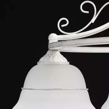 Подвесная люстра моника белого цвета