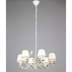 Подвесная люстра с белыми абажурами