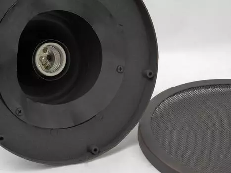 Подвесной светильник коричневого цвета