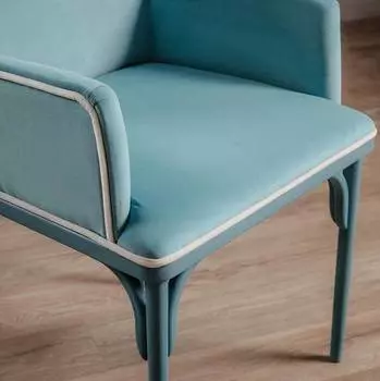 Полукресло Gentle Touch с каркасом из дуба