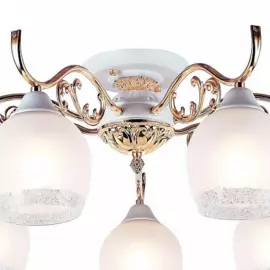 Потолочная люстра Adelia с белыми плафонами из стекла