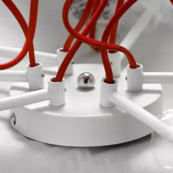 Потолочная люстра Pinal с белыми плафонами