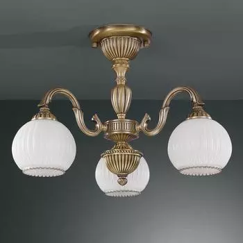 Потолочная люстра с белыми плафонами из стекла