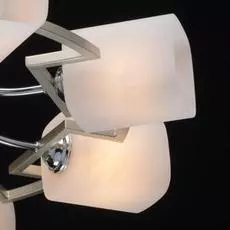 Потолочная люстра тетро с белыми плафонами