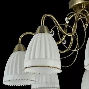 Потолочный люстра Letizia с белыми плафонами