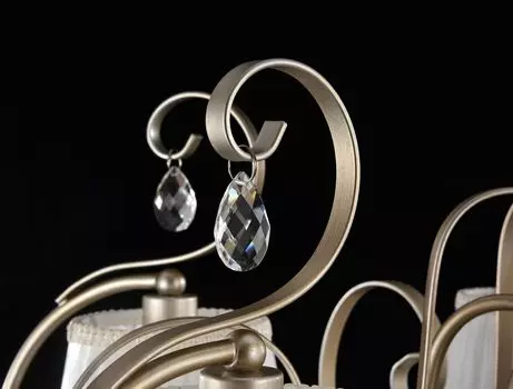 Потолочный люстра Simone с кремовыми плафонами