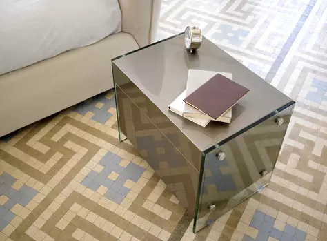 Прикроватная тумбочка Caracter коричневого цвета