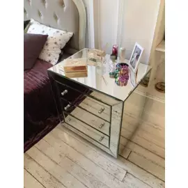 Прикроватная тумбочка Prado с зеркальной поверхностью