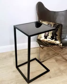 Прикроватный столик черного цвета