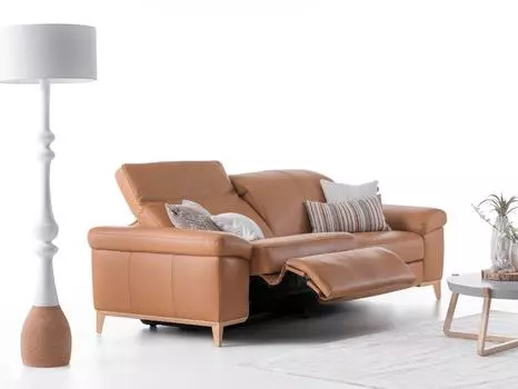 Прямой кожаный диван Cadini коричневого цвета