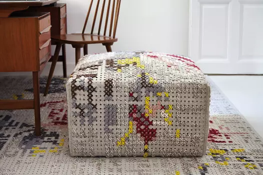 Пуф Flowers из новозеландской шерсти