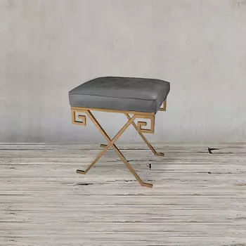 Пуф с обивкой из натуральной кожи