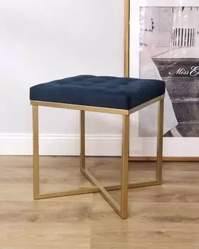 Пуф темно-синего цвета