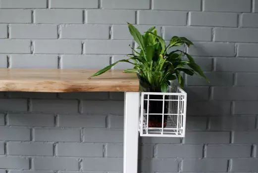 Рабочий стол со съемной корзиной