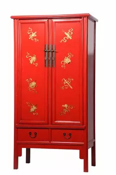 Шкаф из бука красного цвета