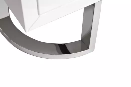 Шкаф-витрина белого цвета